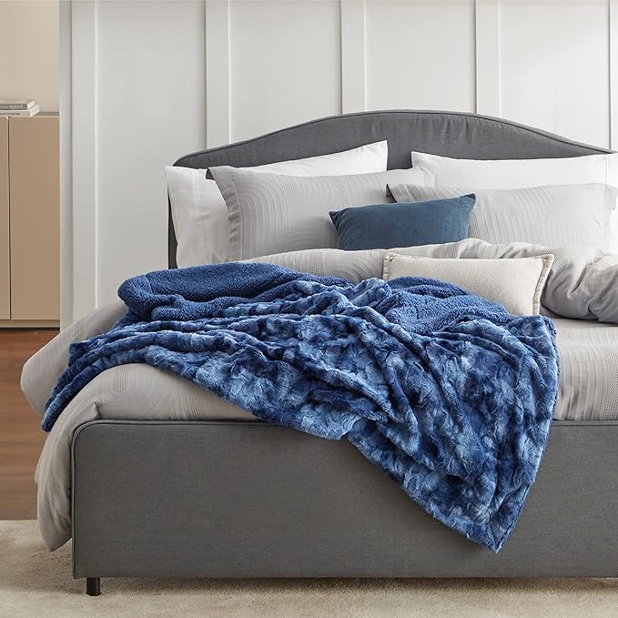 Bedsure Sherpa Blanket Twin Size - Soft, Fuzzy & Fluffy Faux Fur - Warm, Cozy Blanket for Couch, Sofa and Bed, Tie Dye Design, Indigo, 60x80 Inches