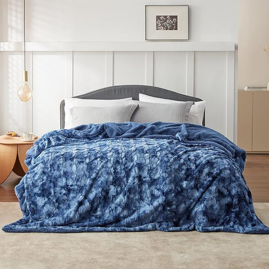 Bedsure Sherpa Blanket King Size - Soft, Fuzzy & Fluffy Faux Fur - Warm, Cozy Blanket for Couch, Sofa and Bed, Tie Dye Design, Indigo, 108x90 Inches