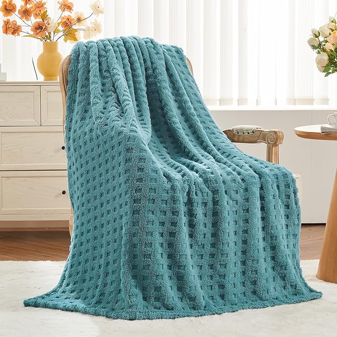 NEWCOSPLAY Super Soft King Blanket Teal Premium Silky Flannel Fleece 3D Waffle Checkered Lightweight Bed Blanket All Season Use (Light Teal, King(90"x110"))