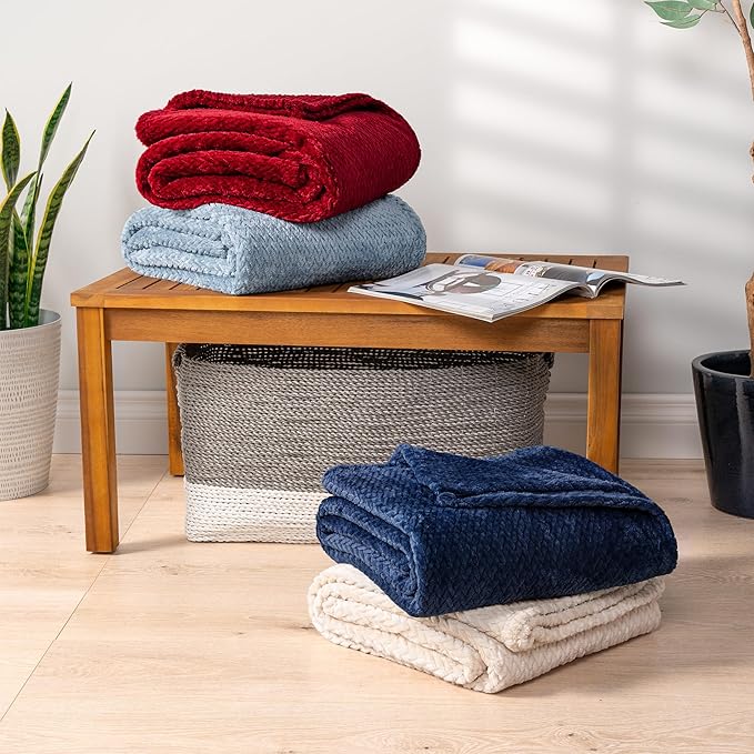 PAVILIA Soft Fleece Navy Blue Throw Blanket for Couch, Lightweight Plush Warm Blankets for Bed, Fuzzy Cozy Flannel Blanket Throw for Sofa, Travel, Jacquard Pattern, Navy Blue, Twin, 60x80 inch